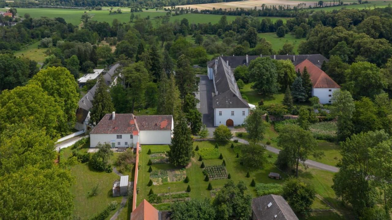 Boutique Hotel Zum Oberjaeger, Schloss Lackenbach Exterior foto