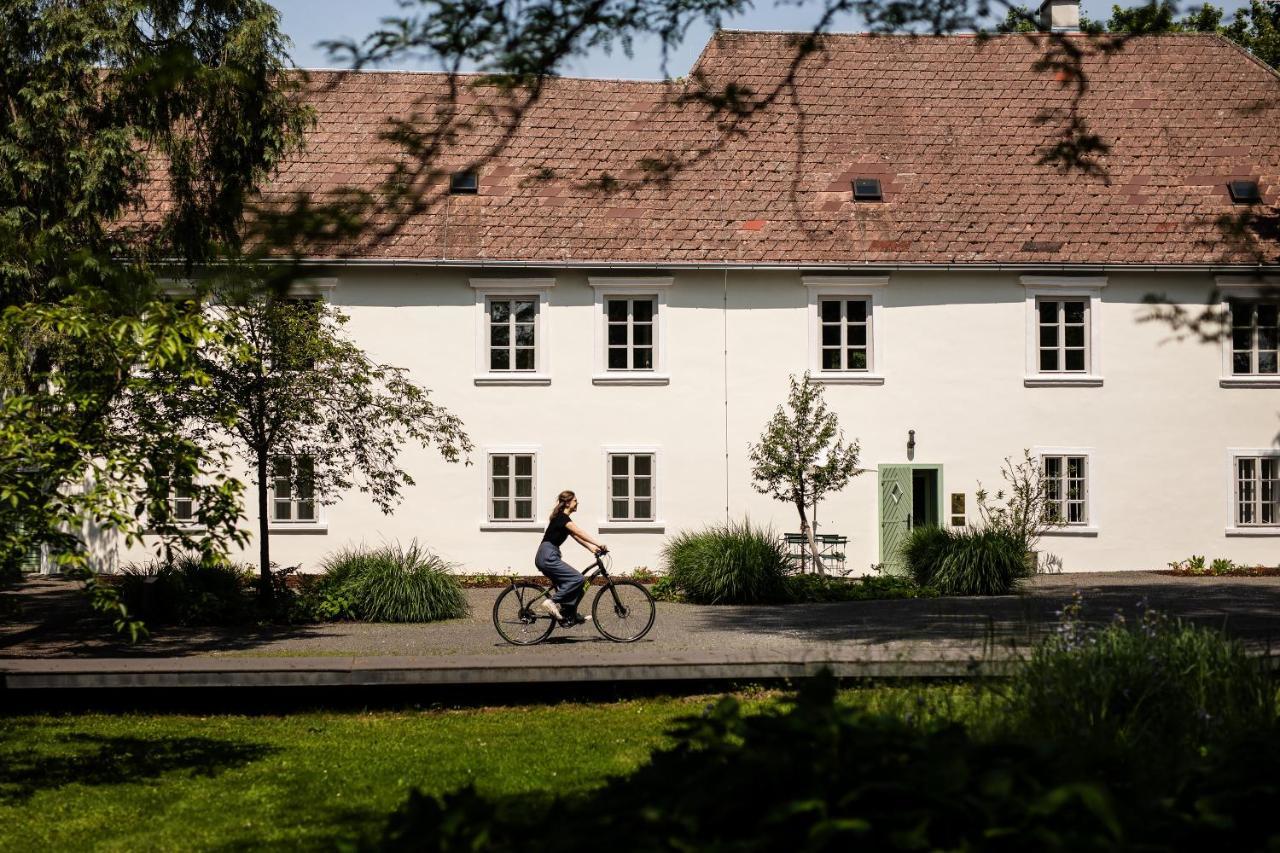 Boutique Hotel Zum Oberjaeger, Schloss Lackenbach Exterior foto